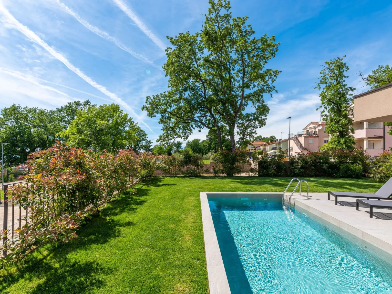 Mit eigenem Garten und Terrasse-Buiten