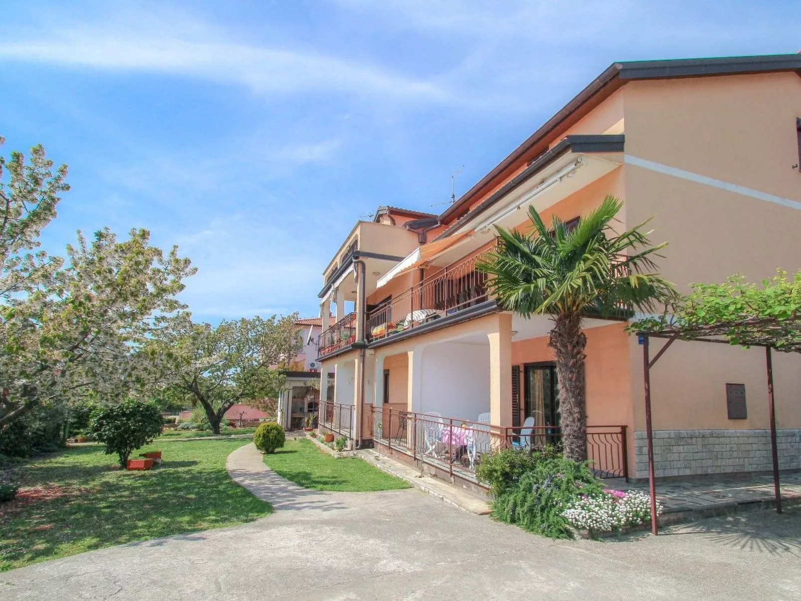 Wohnung "Maria 2" mit Terrasse-Buiten