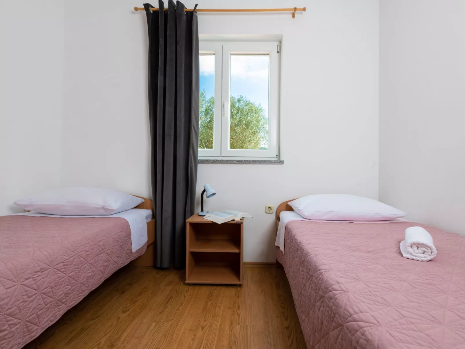 Am Südhang gelegen mit Meerblick-Binnen