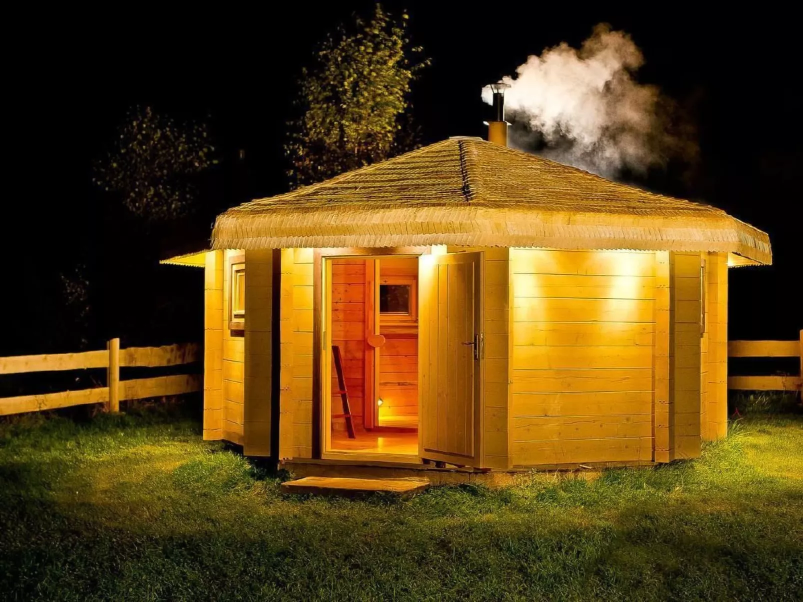 Haus des Kreises-Buiten