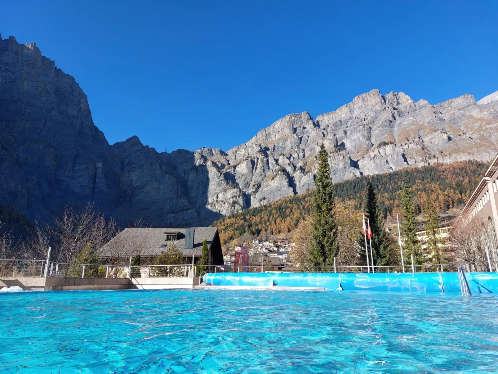 Renoviertes Studio mit mäjestätischer Aussicht-Buiten