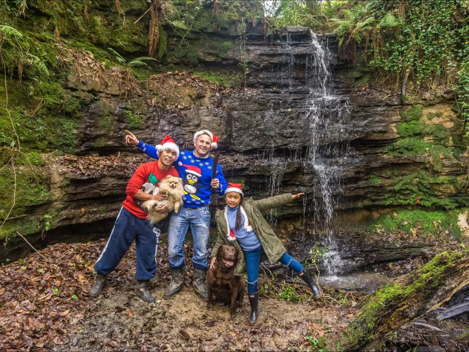 Anwesen mit Pool-Buiten