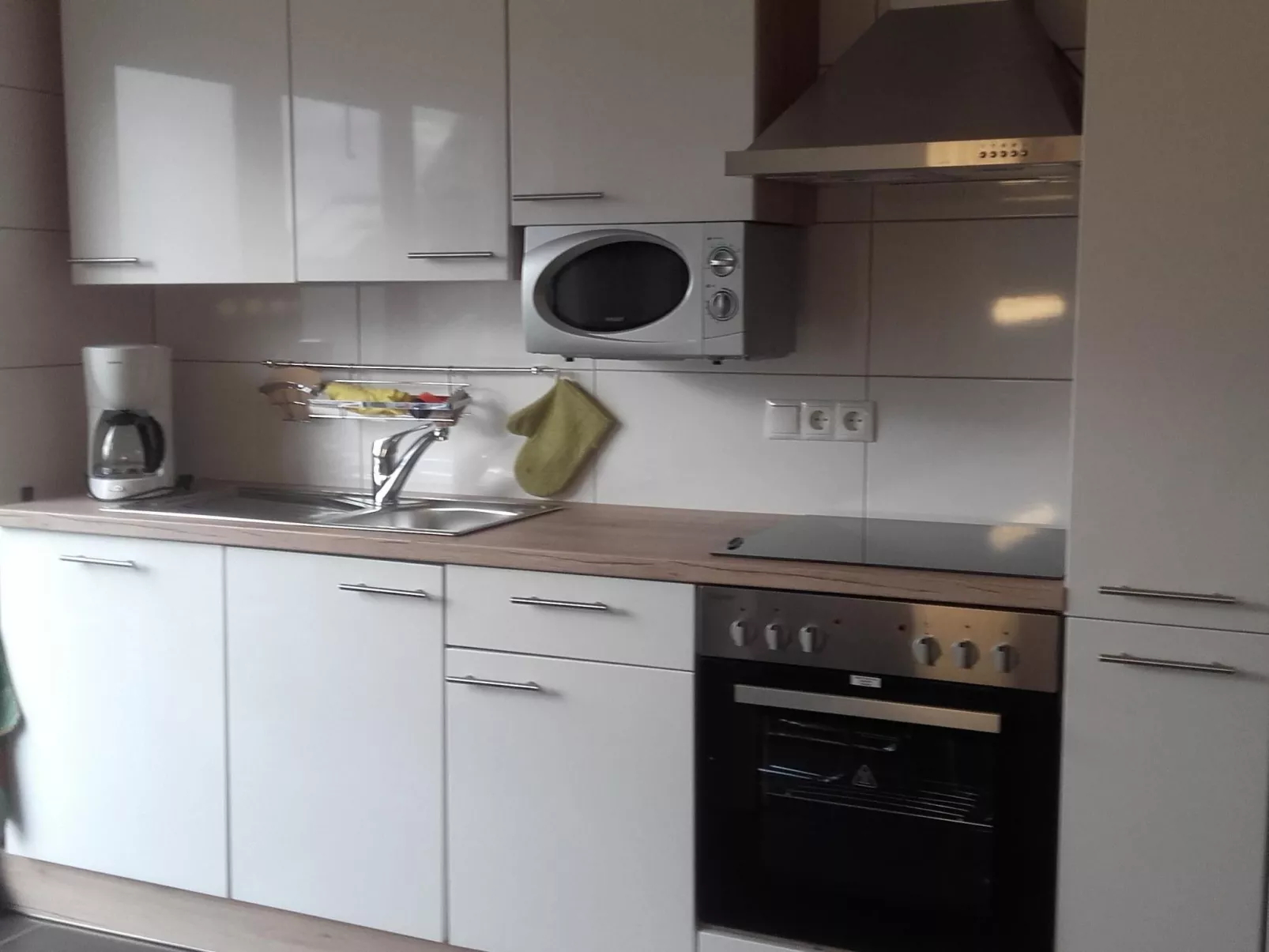 Wohnung mit großer Gartenterrasse und Ausblick-Binnen