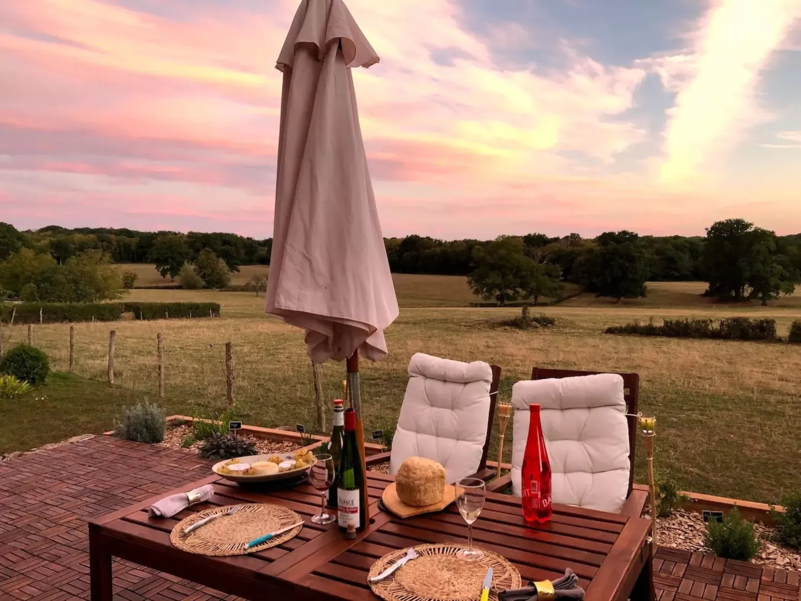 Landhaus mit eingezäuntem Garten-Binnen