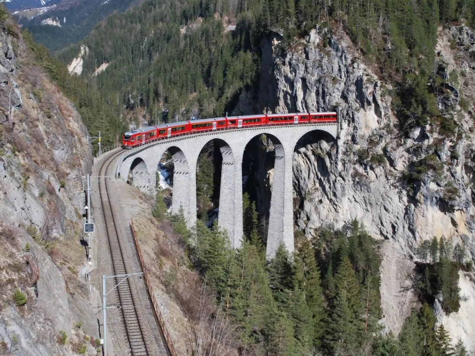 Blick auf herrliche Bergwelt-Buiten