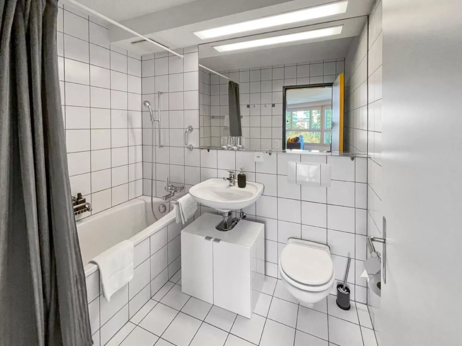 ARISER Zug Central Business Apartment-Binnen