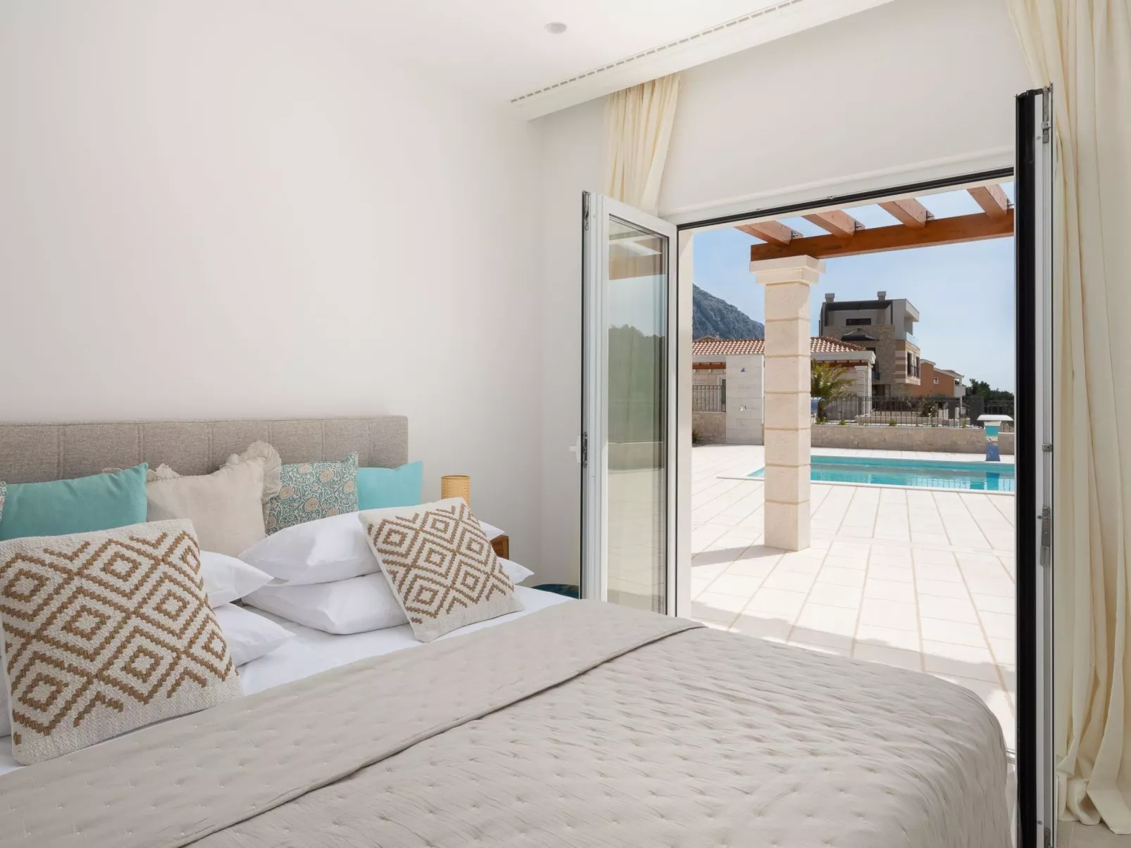 Villa Salvina mit beheiztem Pool-Binnen