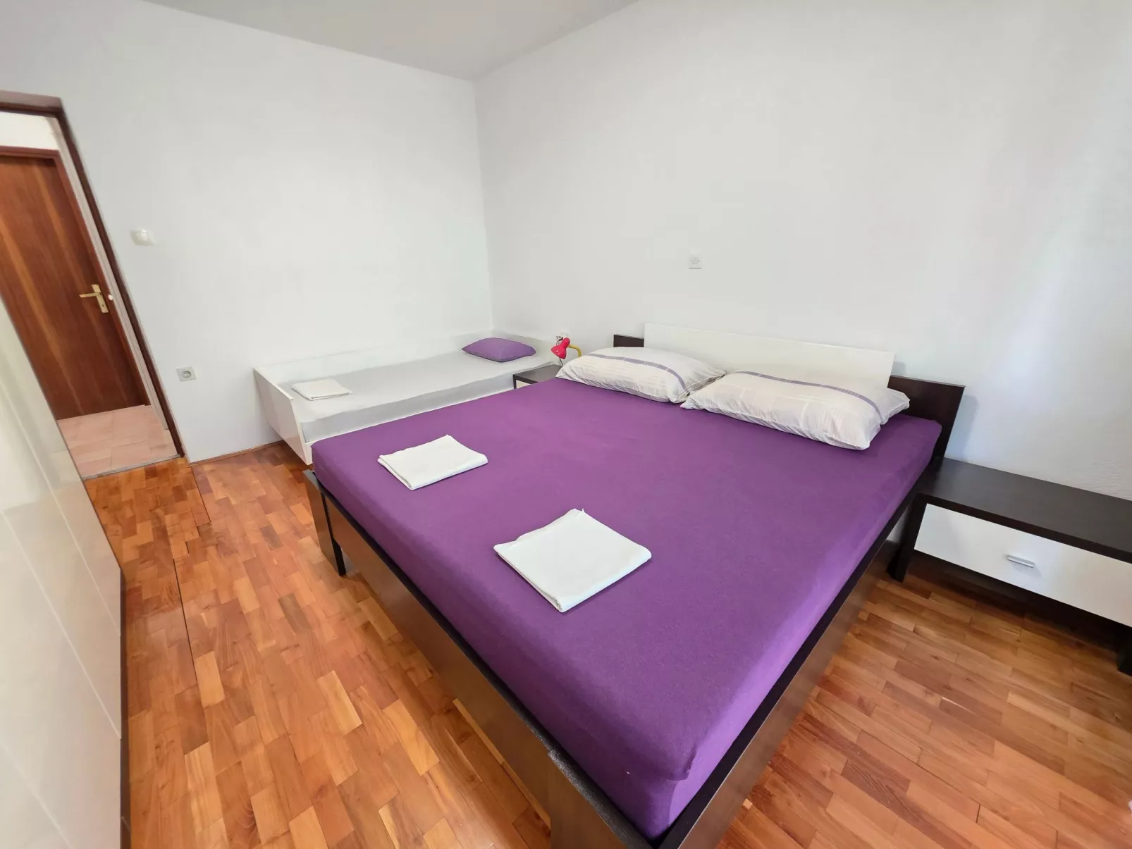 Wohnung im Erdgeschoss mit Terrasse und Grill-Binnen