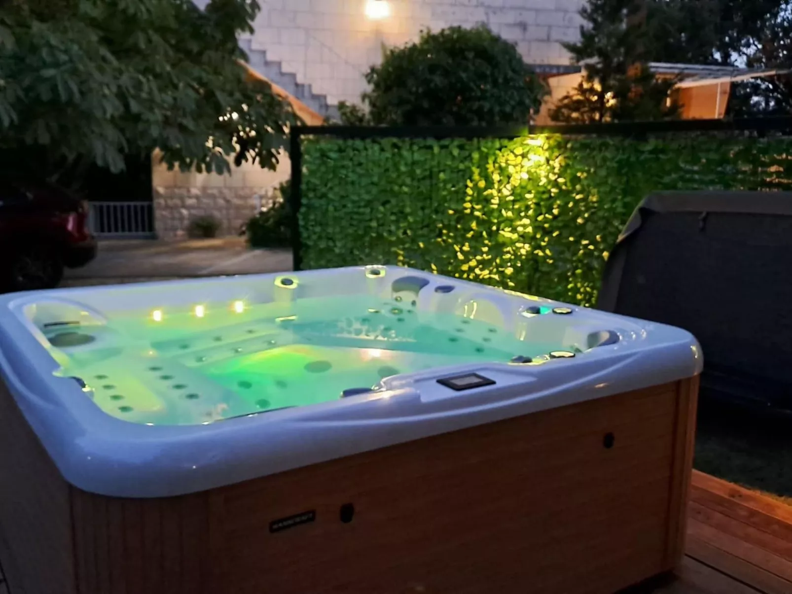 "Helena2" mit Blick auf das Wasser - Buiten