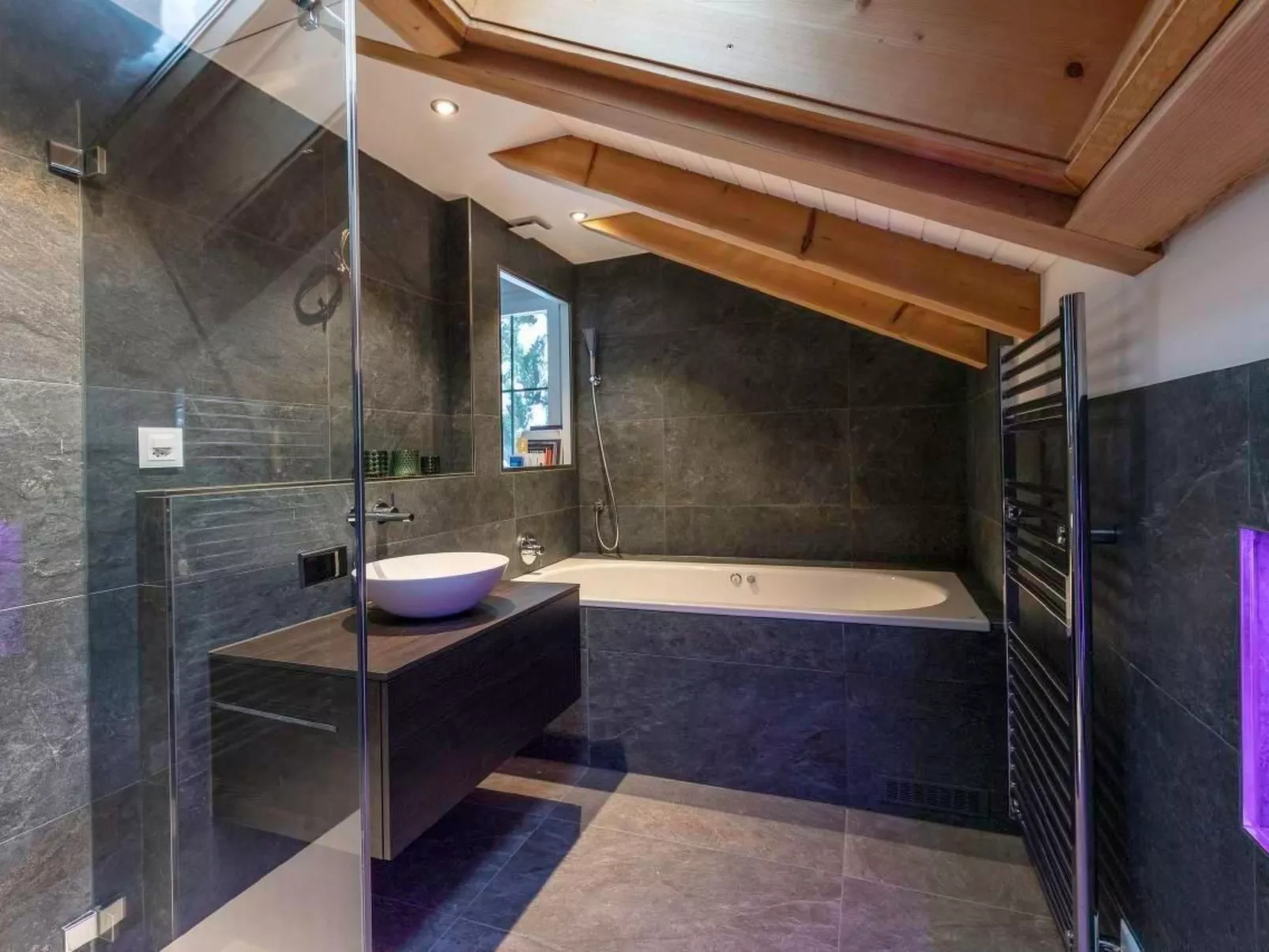 Wunderschönes Luxus-Chalet mit Seesicht-Binnen