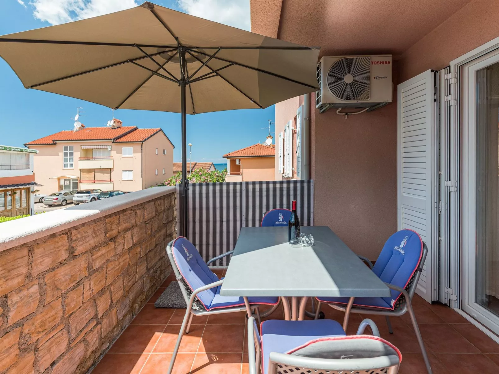 Villa Pinta mit großem Garten-Buiten