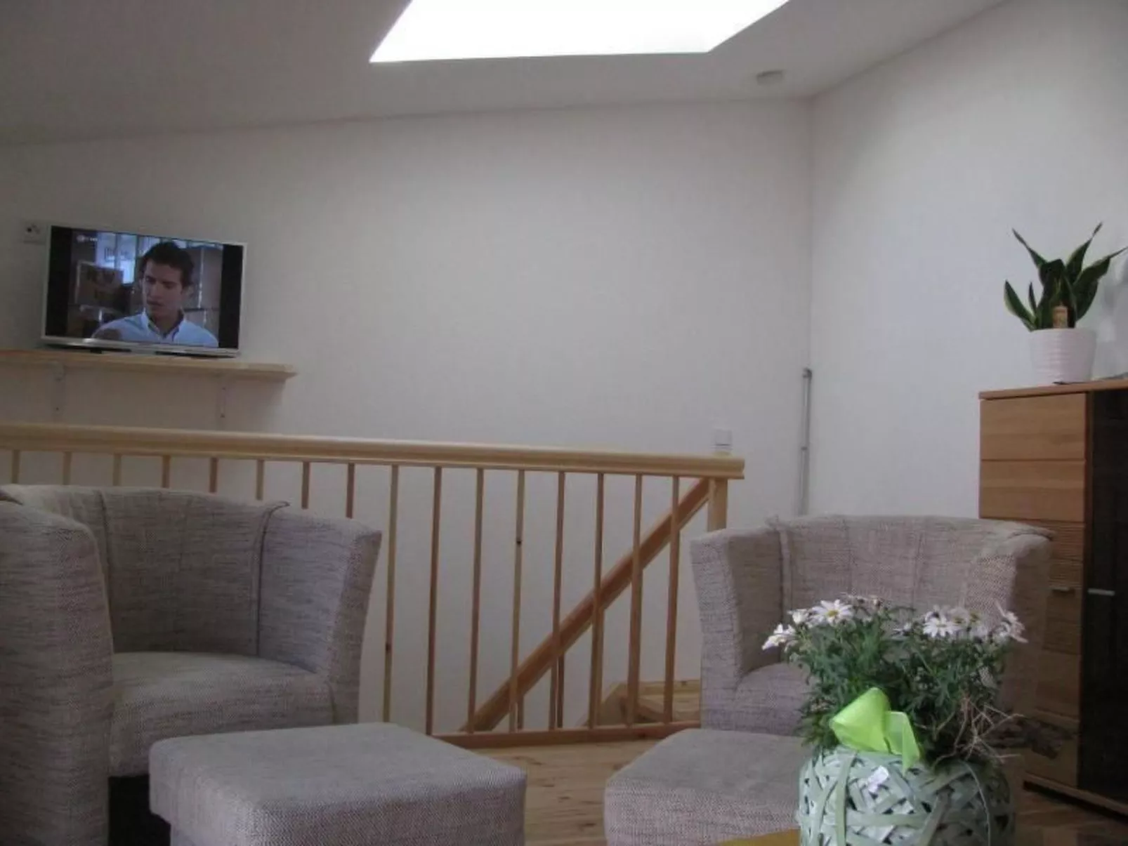 Moderne Wohnung mit Terrasse in zentraler Lage-Binnen