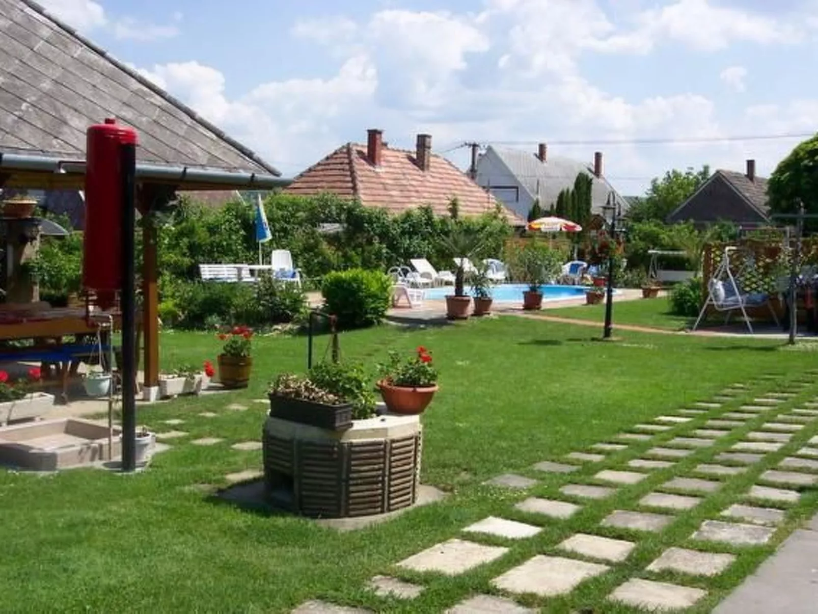 Mit Garten, Terrasse und Grill-Buiten