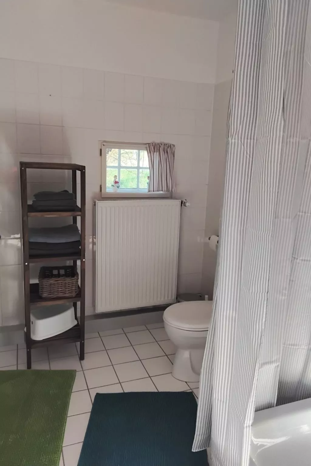 Auf zwei Etagen mit Gartennutzung-Binnen