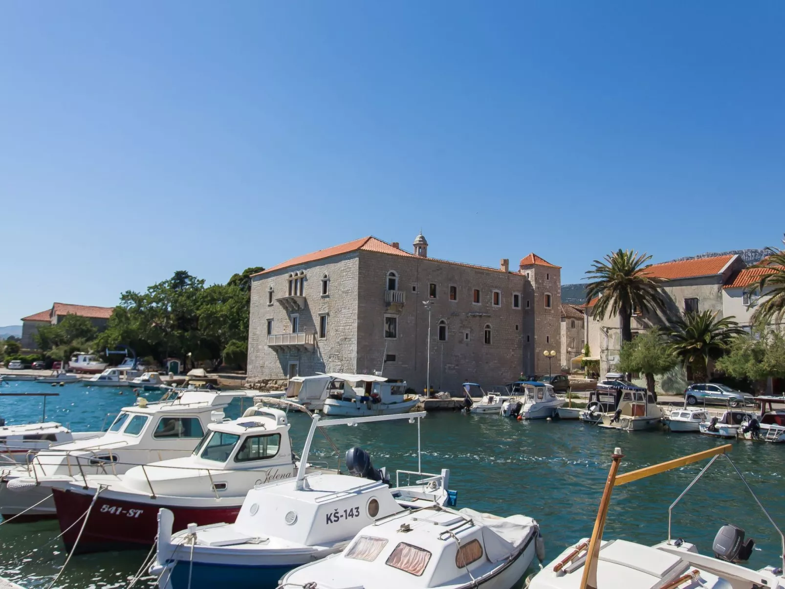 Moderne Meerblick ap.1 mit Pool und Terrasse bbq in der Nähe von Split Trogir-Buiten