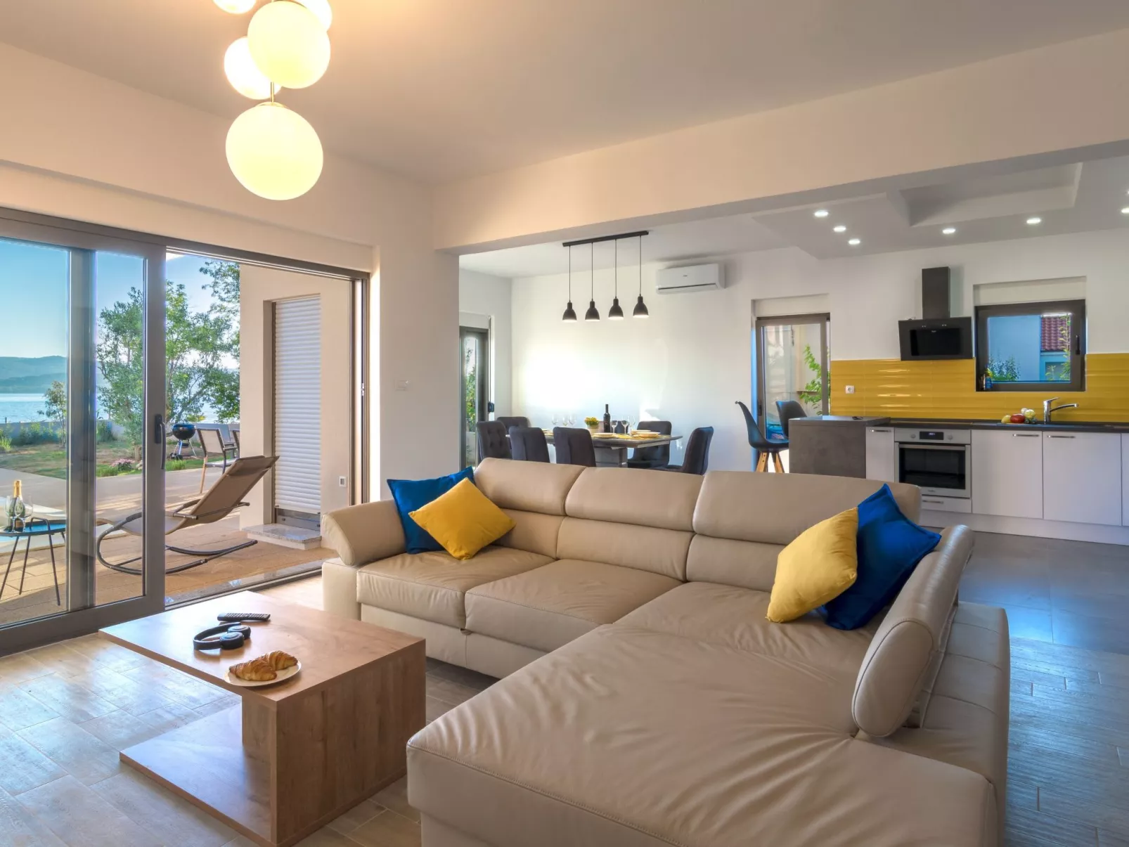 Villa "Lu-Ma" mit Blick auf das Wasser-Image-tags.info