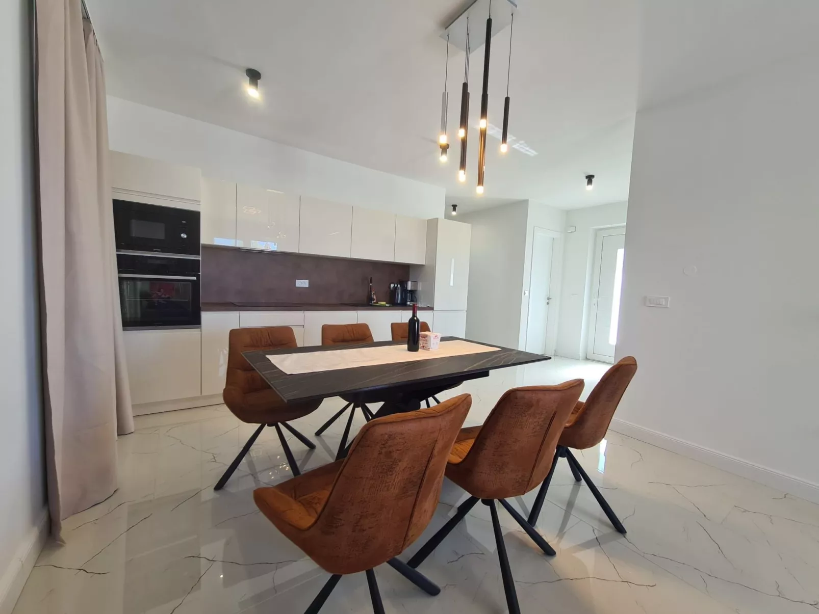 Neue Villa Angelo mit Sauna und beheiztem Pool-Binnen