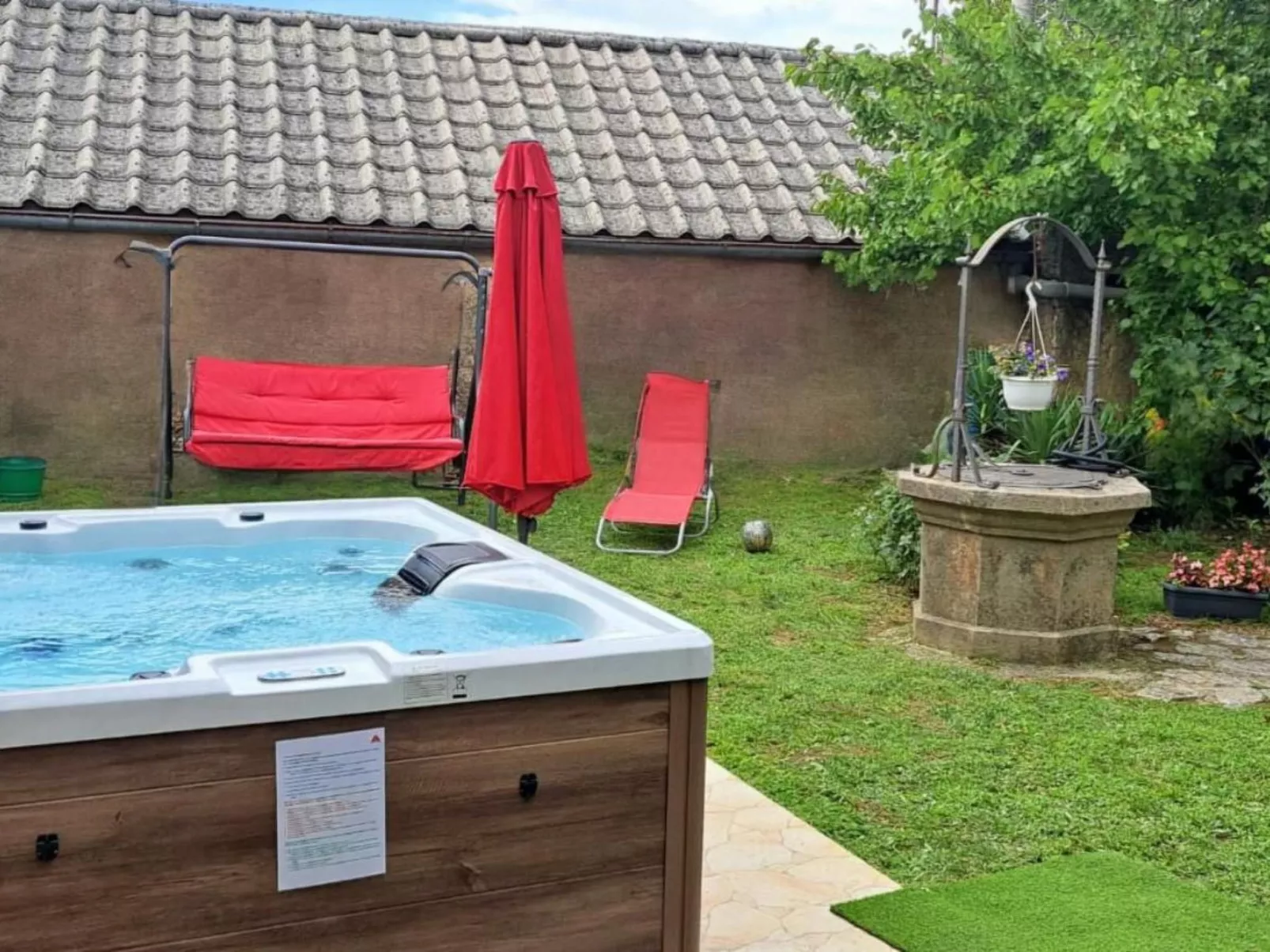 Geräumige Villa mit drei Schlafzimmern und einem ruhigen Garten-Buiten