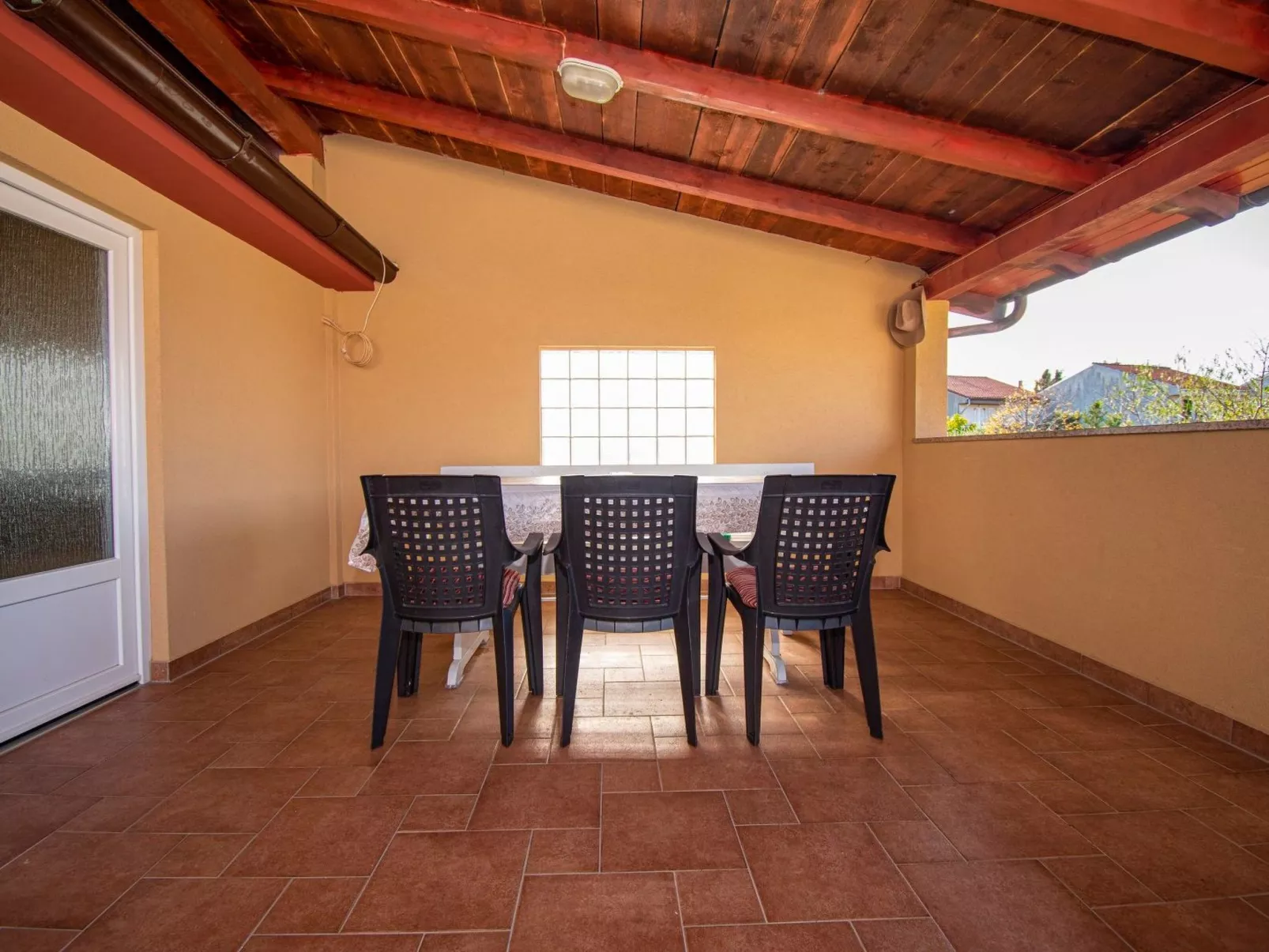 Ruhig und gemütlich 2BR Wohnung in der Nähe des Strandes-Binnen