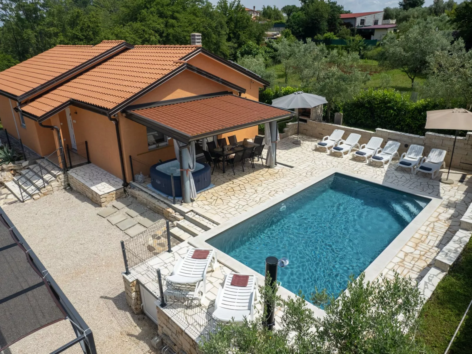 Villa Pendolina mit privatem Pool und Jacuzzi-Binnen