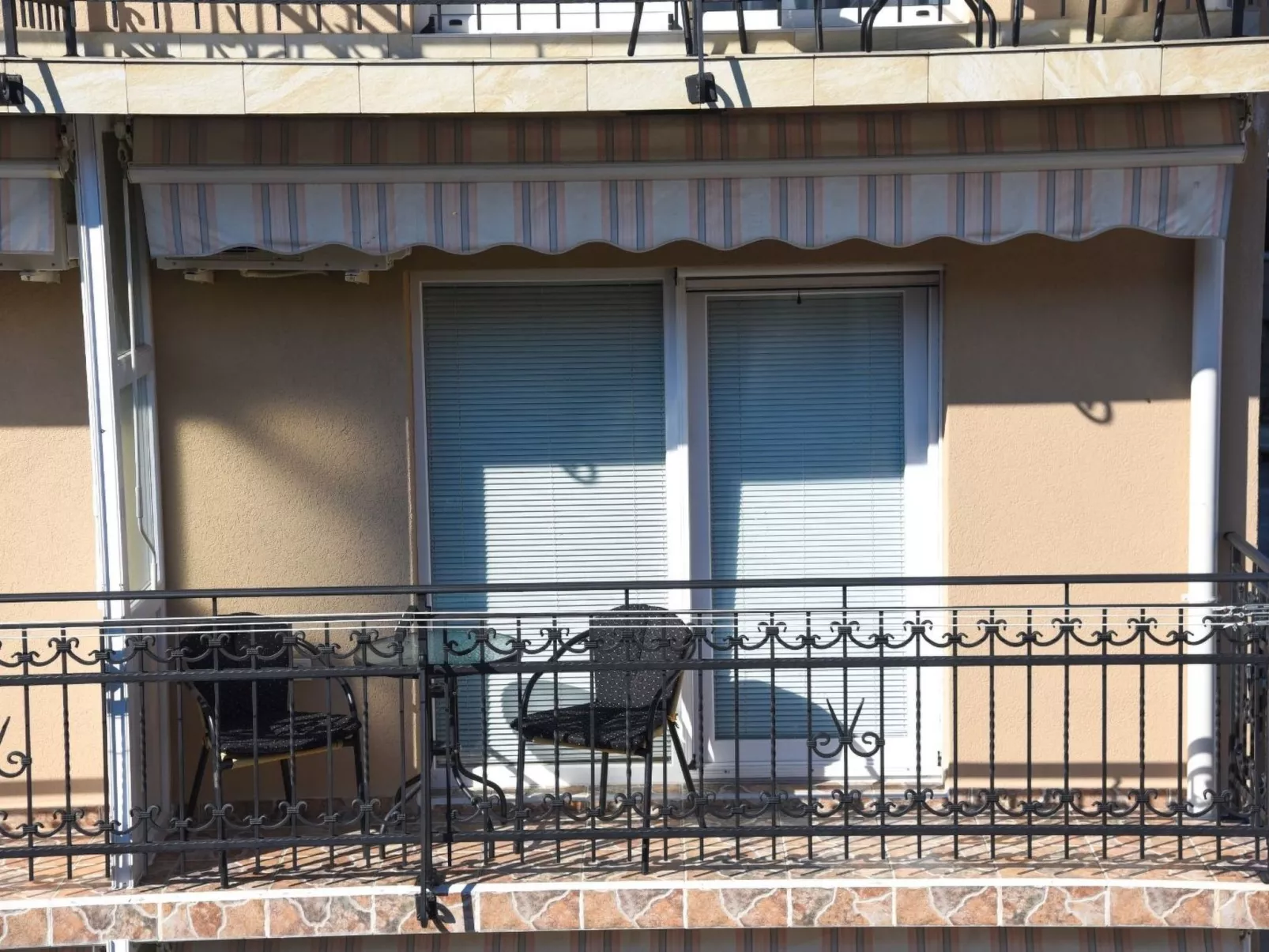 Studio-Apartment mit Balkon-Image-tags.info