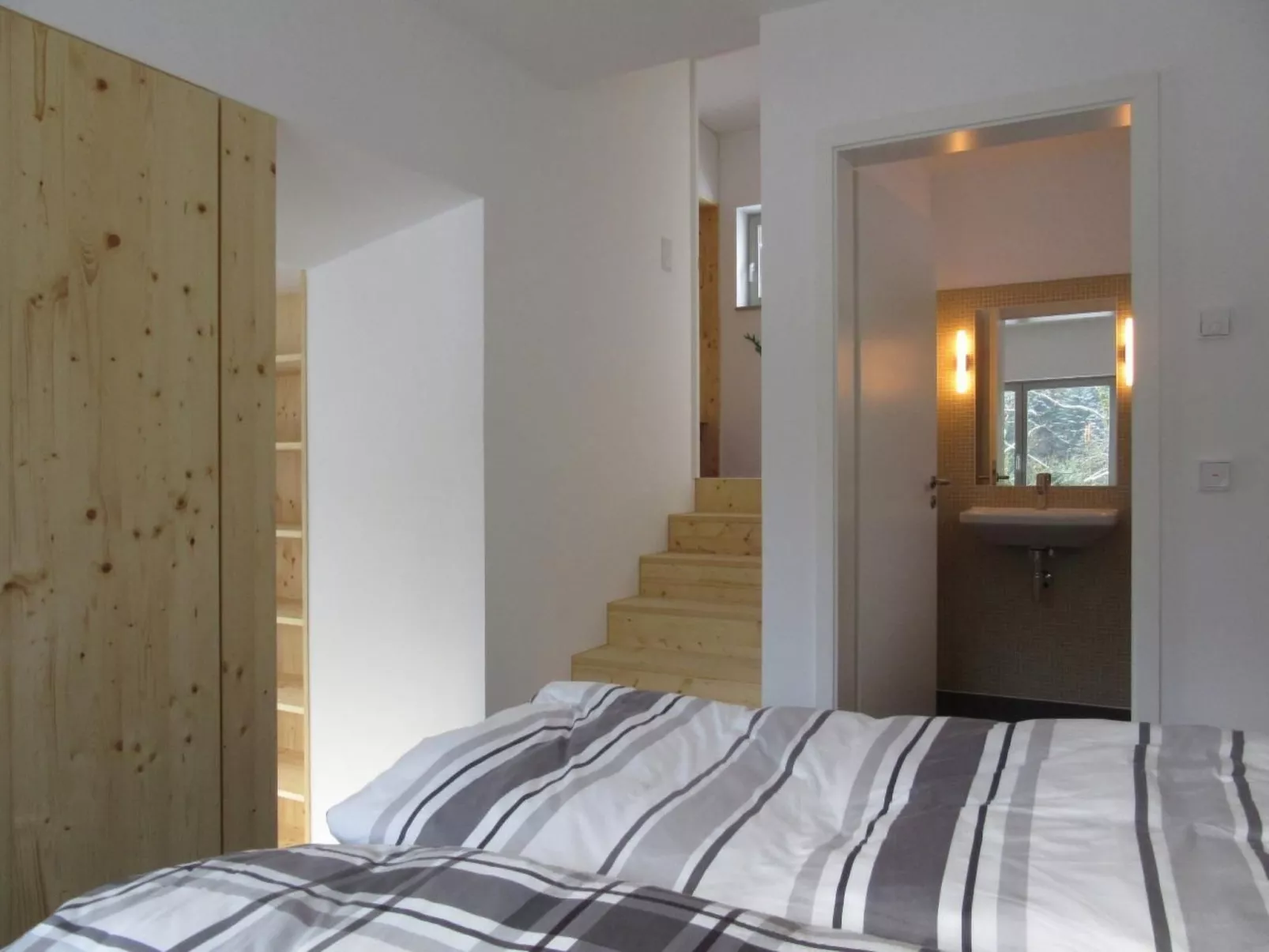 Moderner Holzhausneubau in der Eifel-Binnen