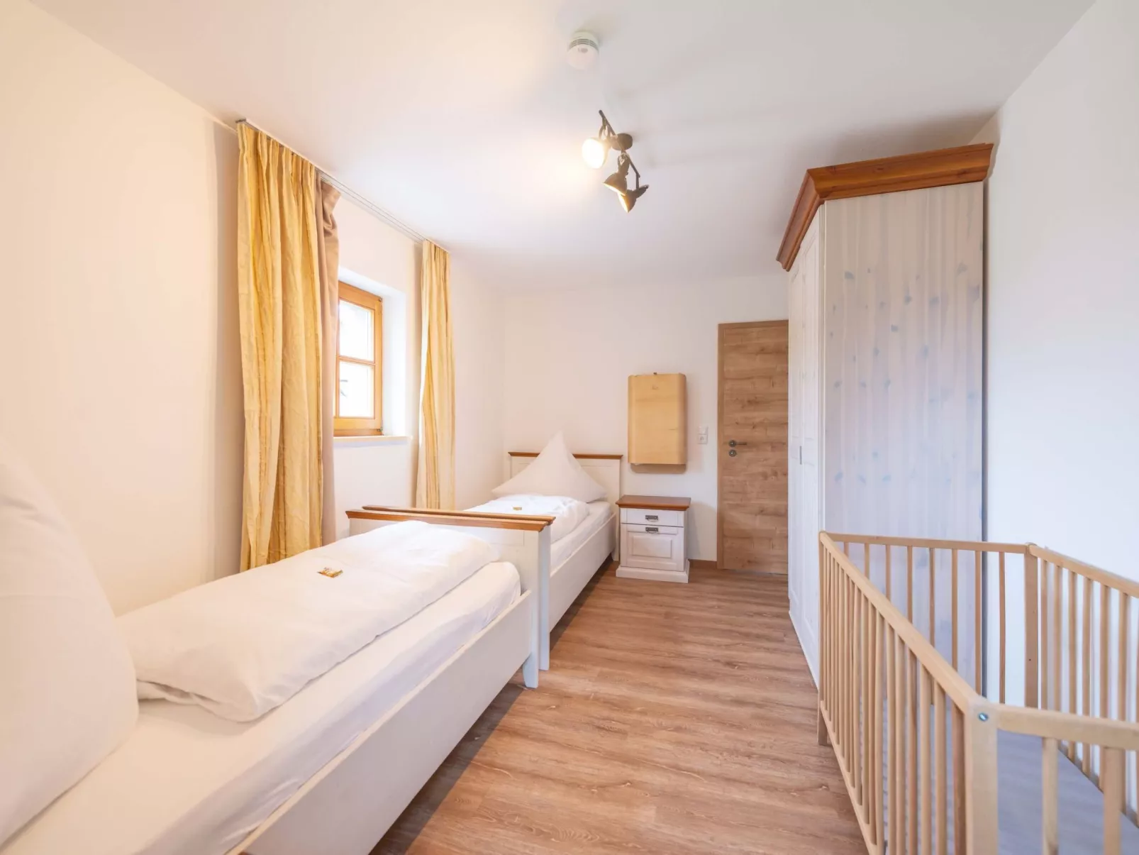  mit Terrasse und zwei Schlafzimmer-Binnen