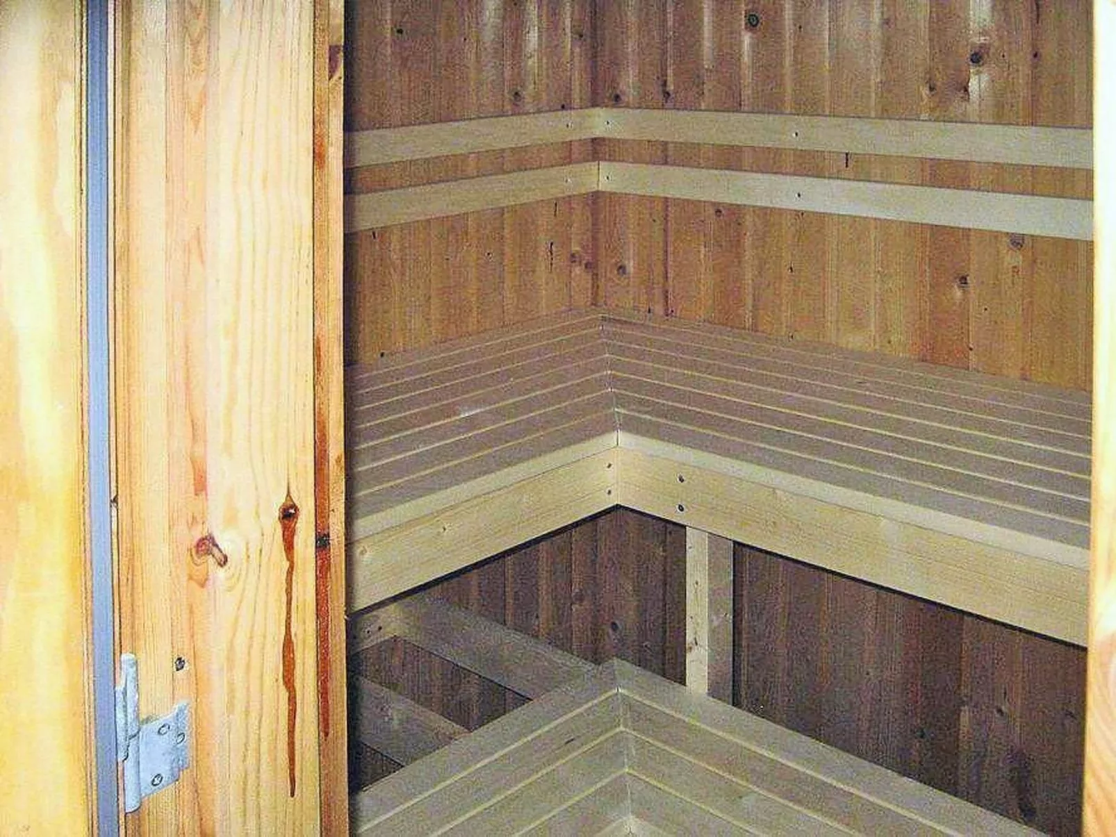 Nora-Image-tags.info