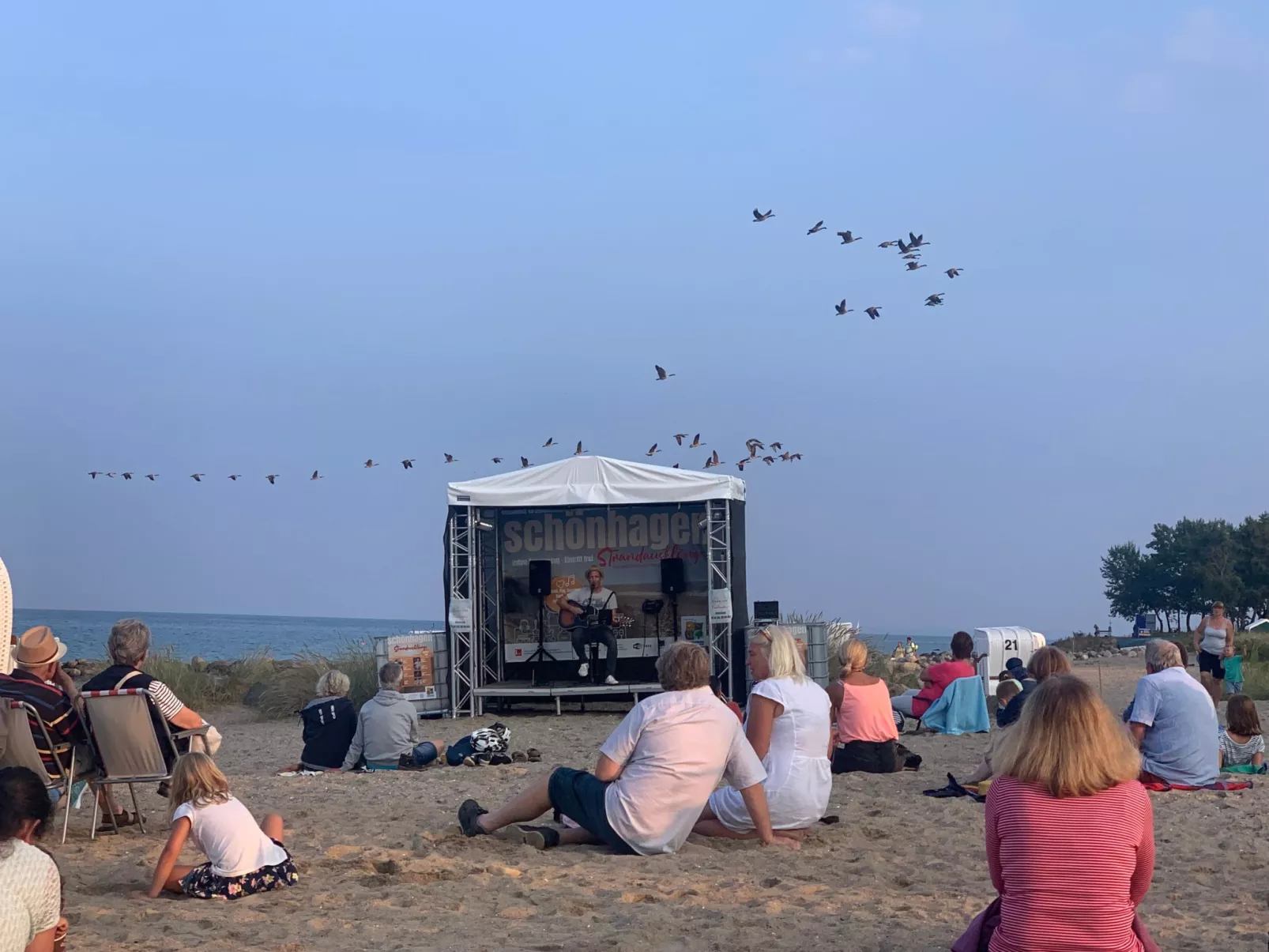 Hygge hus, tolle Ostseelage, freier Blick auf Felder-Buiten