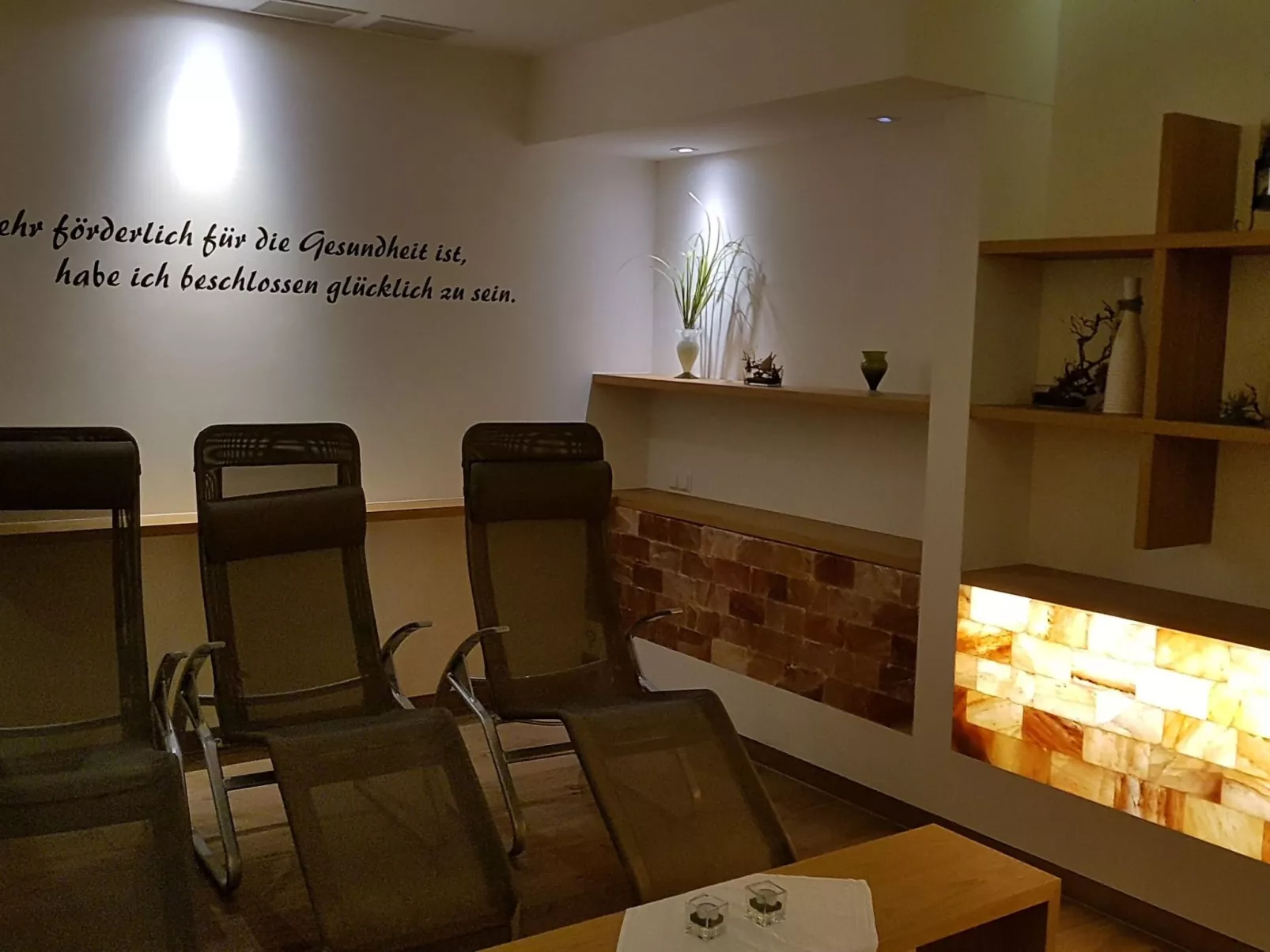 Mit Gemeinschaftspool und Terrasse-Binnen