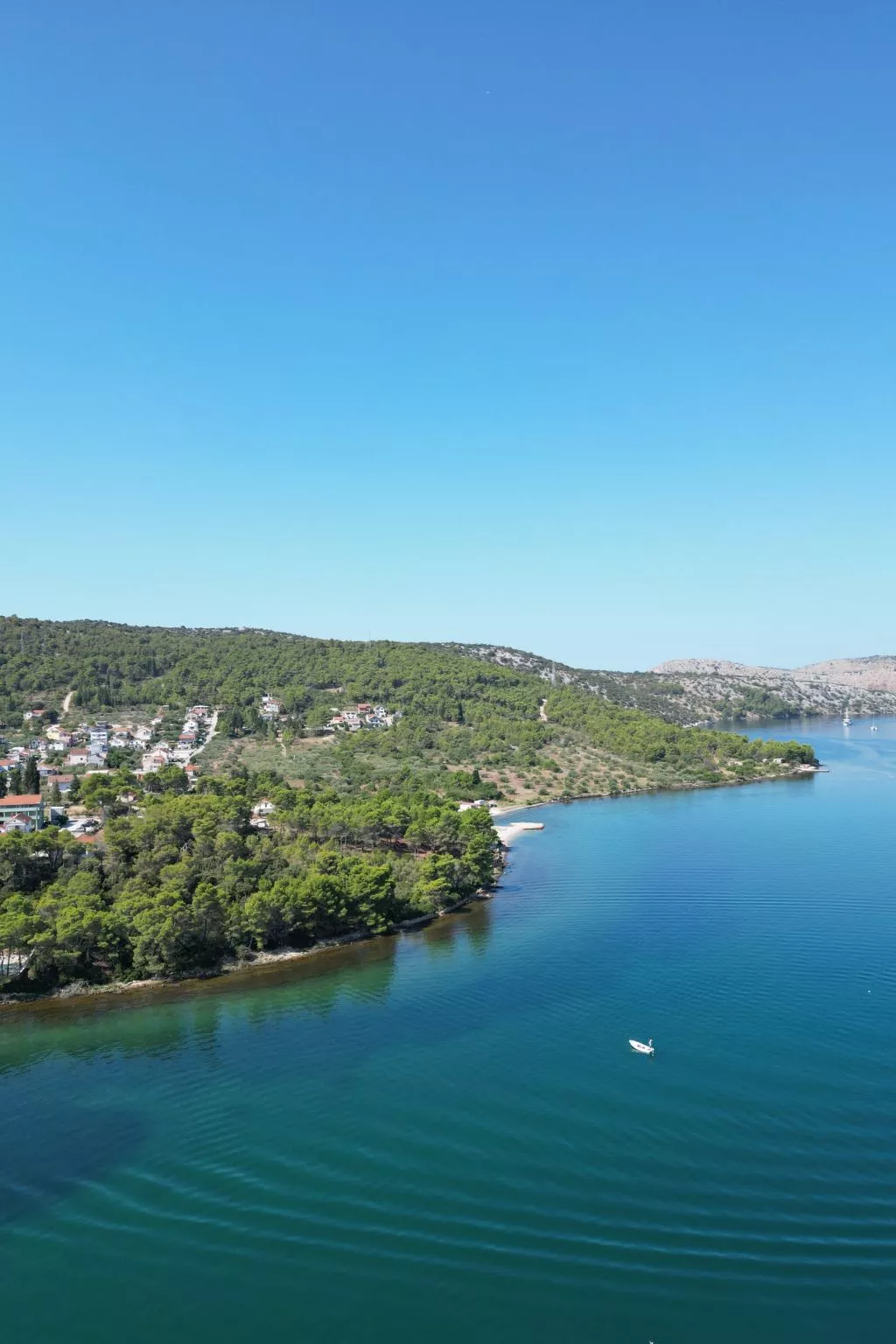 Großes Ferienhaus zur alleinigen Nutzung mit Pool-Buiten