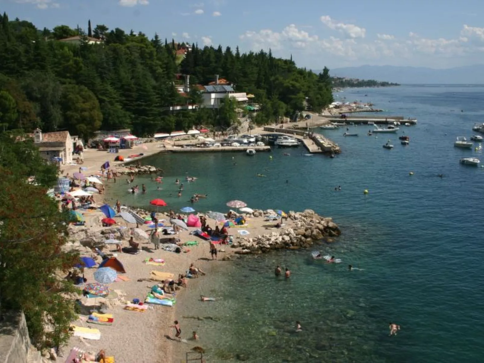 Wohnung 70m vom Strand entfernt, mit AC und WiFi-Buiten