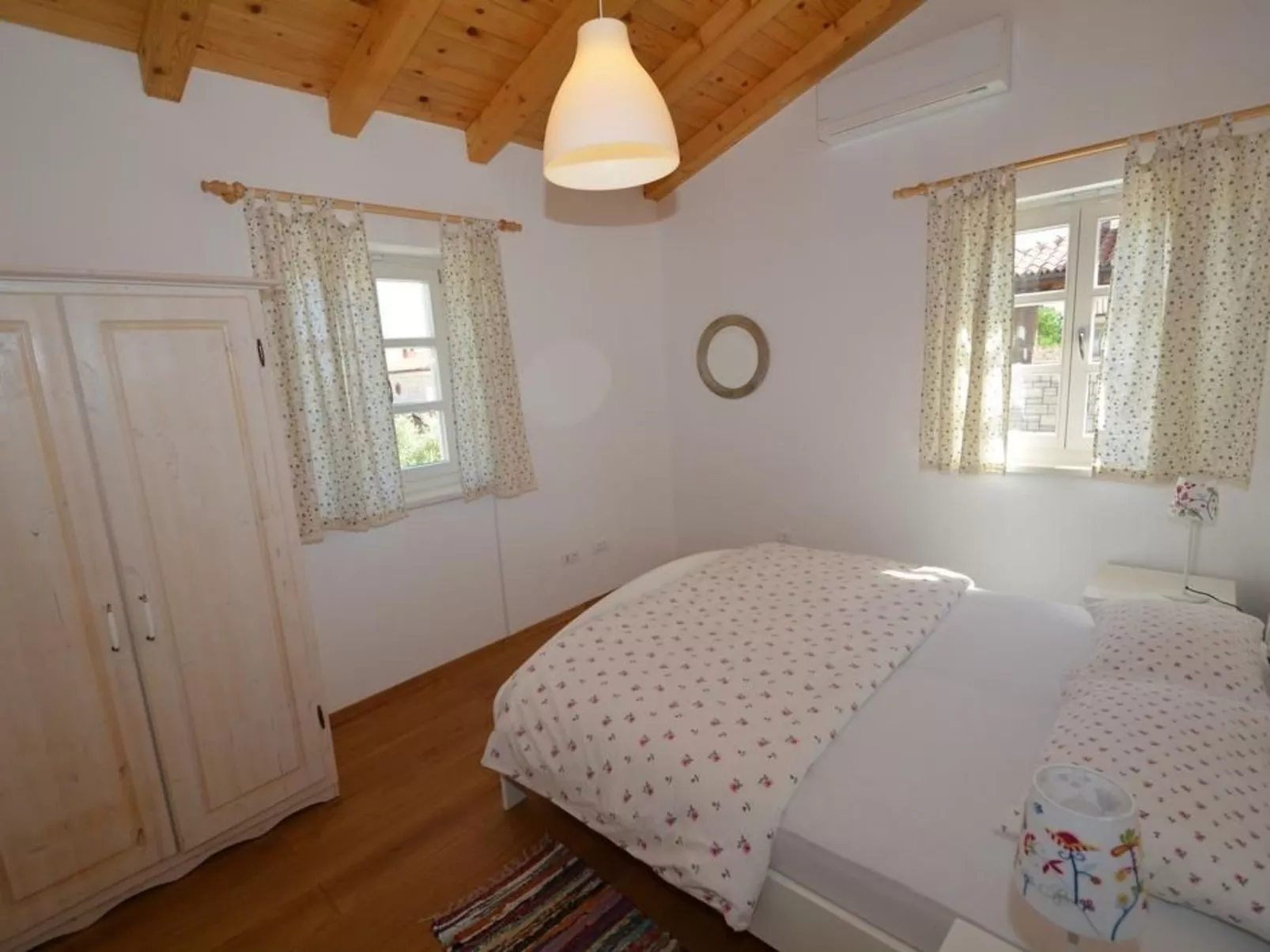 Villa Nika mit privatem Außenwhirlpool-Binnen