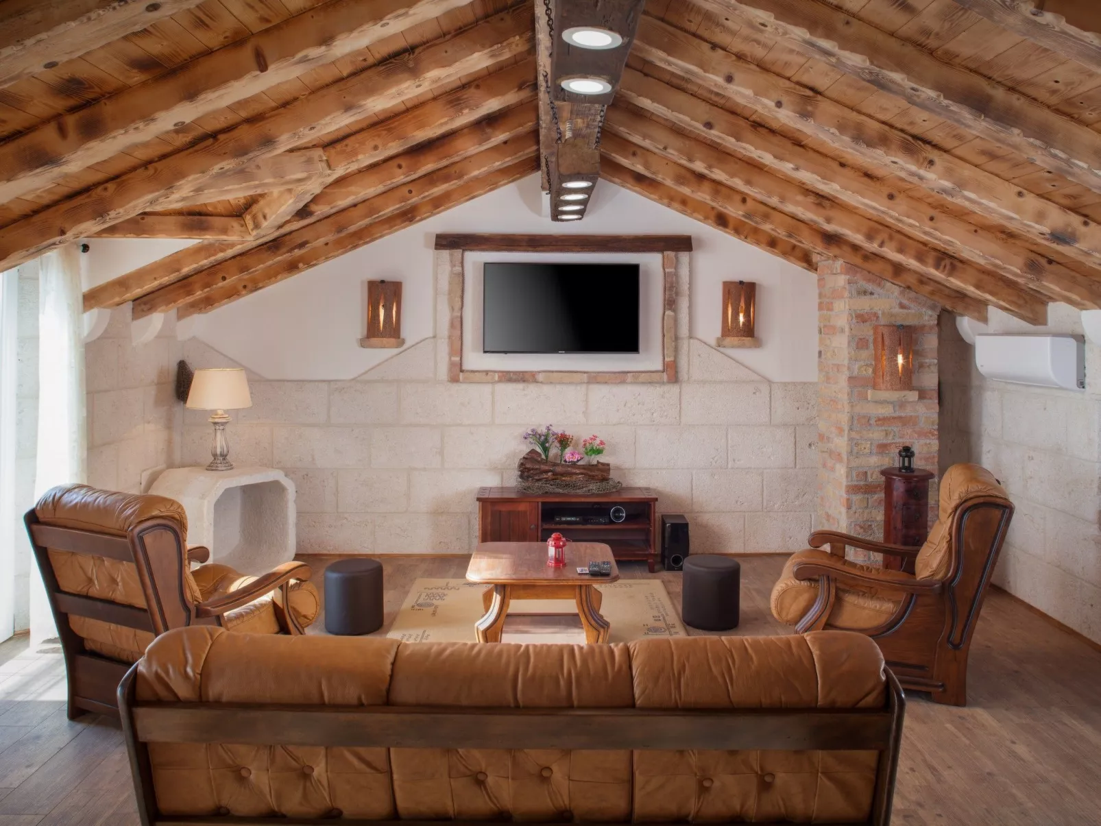 Charmantes Steinhaus mit Pool und Meerblick-Binnen