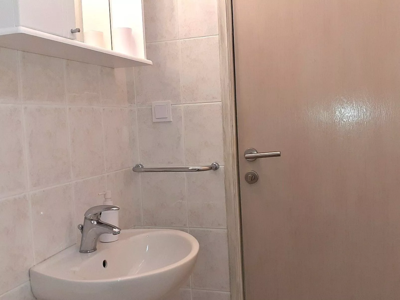 Wohnung mit Balkon und Meerblick in Strandnähe-Binnen