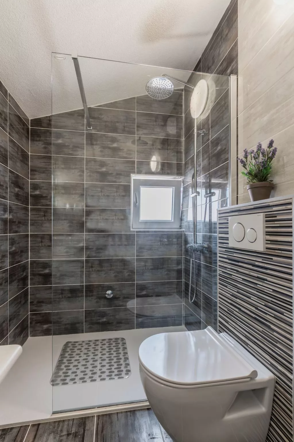 Mit Privatpool für 9 Personen ca. 95 m&sup2; in Sevid, Adriaküste Kroatien (Tro-Binnen