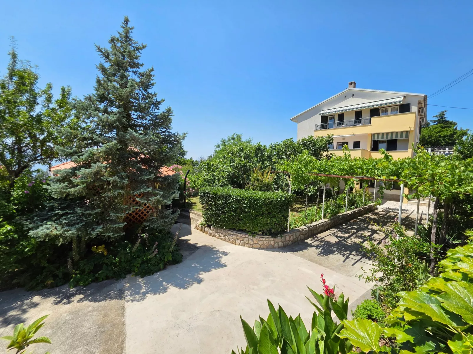 Wohnung mit Meerblick, 150 m vom Strand entfernt - Buiten