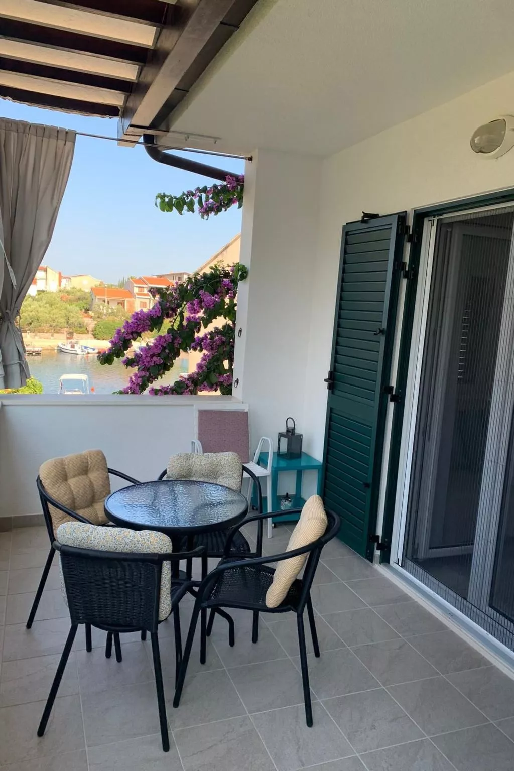 Wohnung "Ivka 1" mit Blick auf das Wasser-Image-tags.info