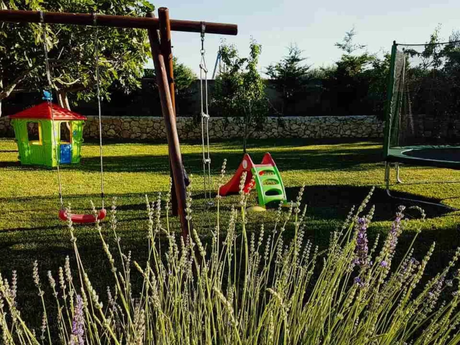 Wohnung Lila - von TA Leut Agency-Image-tags.info