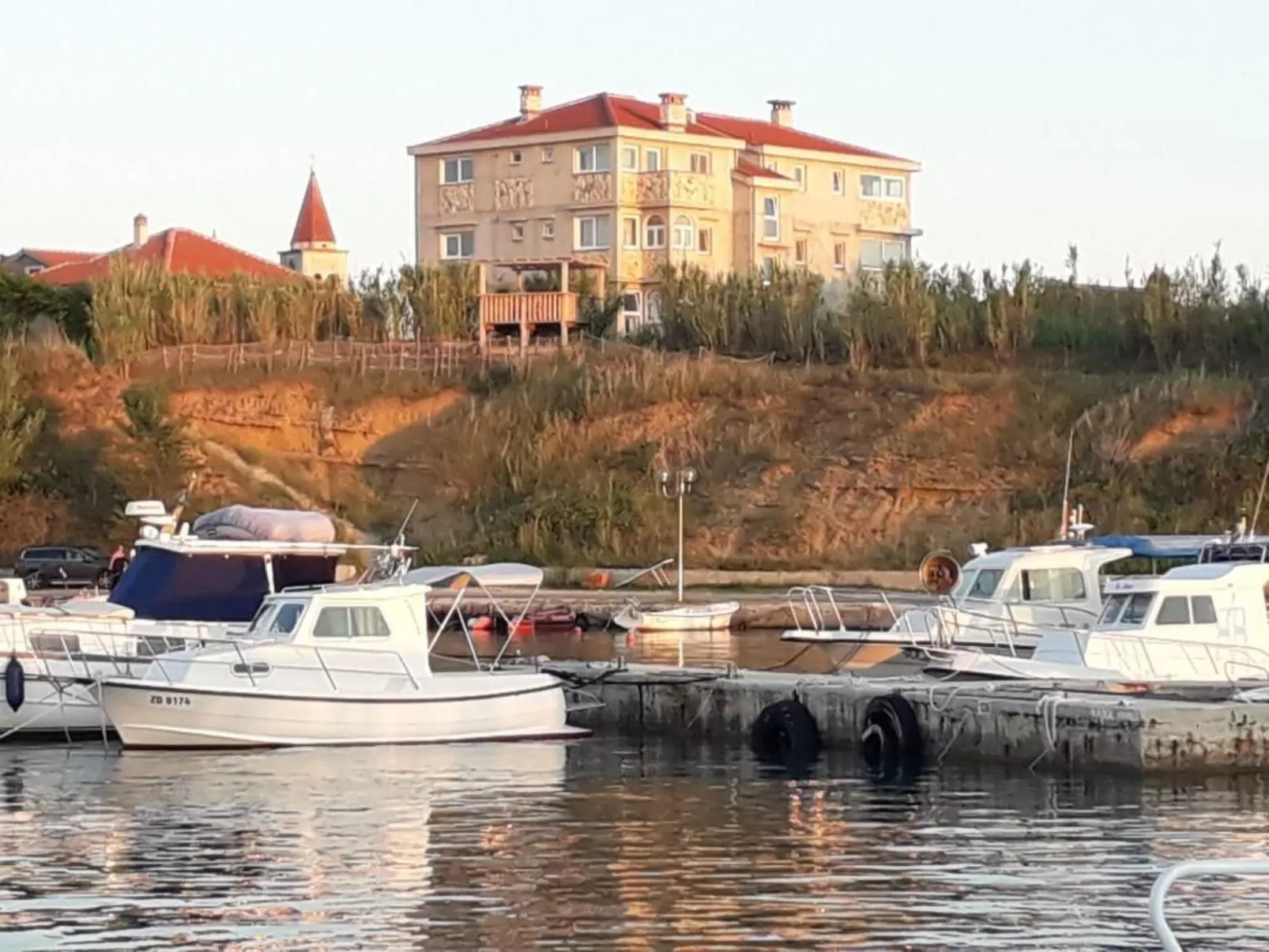 "Delfin prizemlje" - Buiten