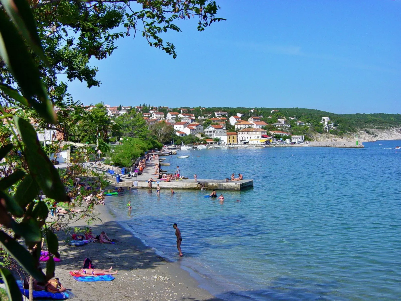 Apartment Car-Image-tags.info