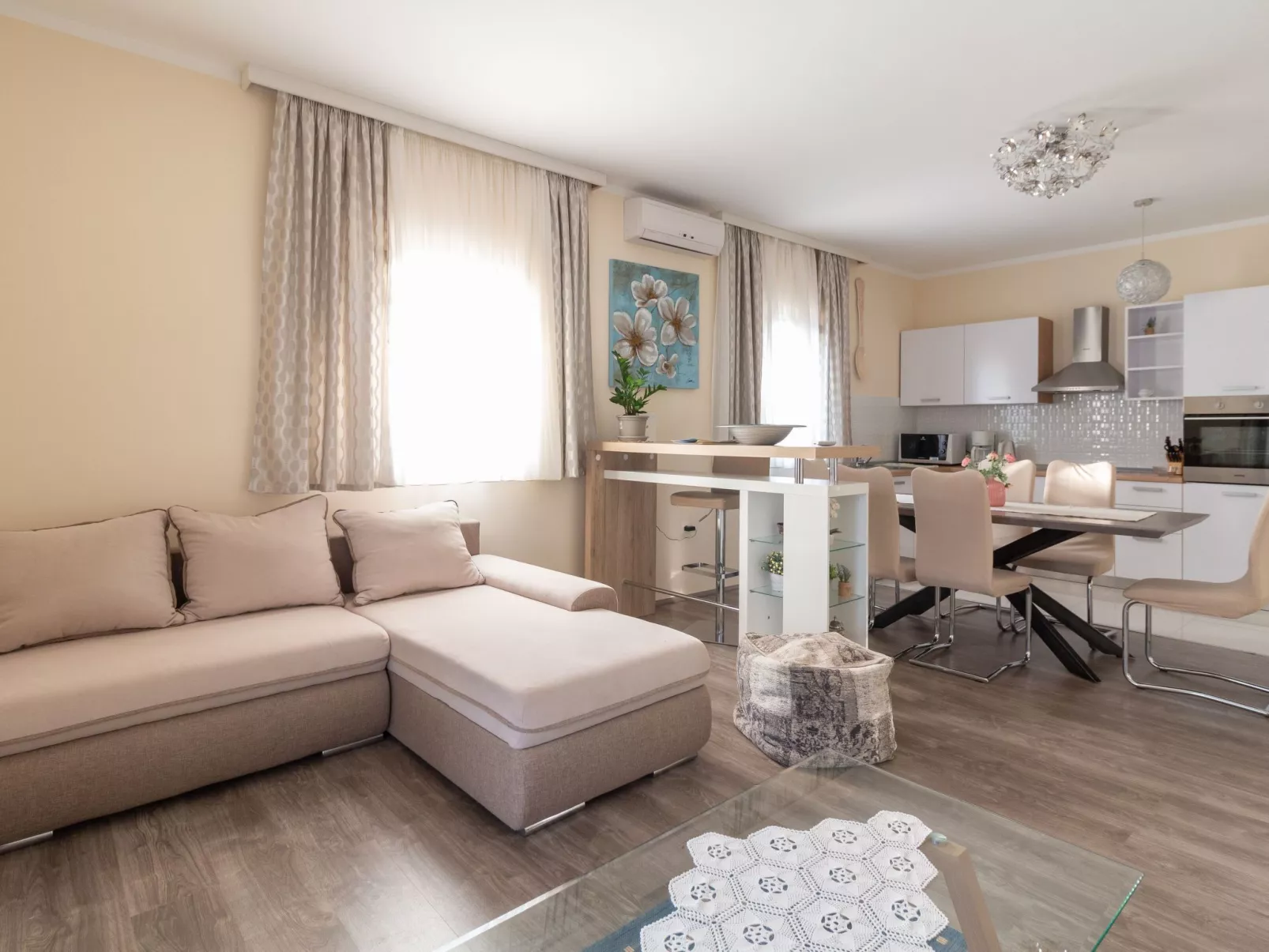 Villa mit Garten, Grill und Terrasse-Binnen