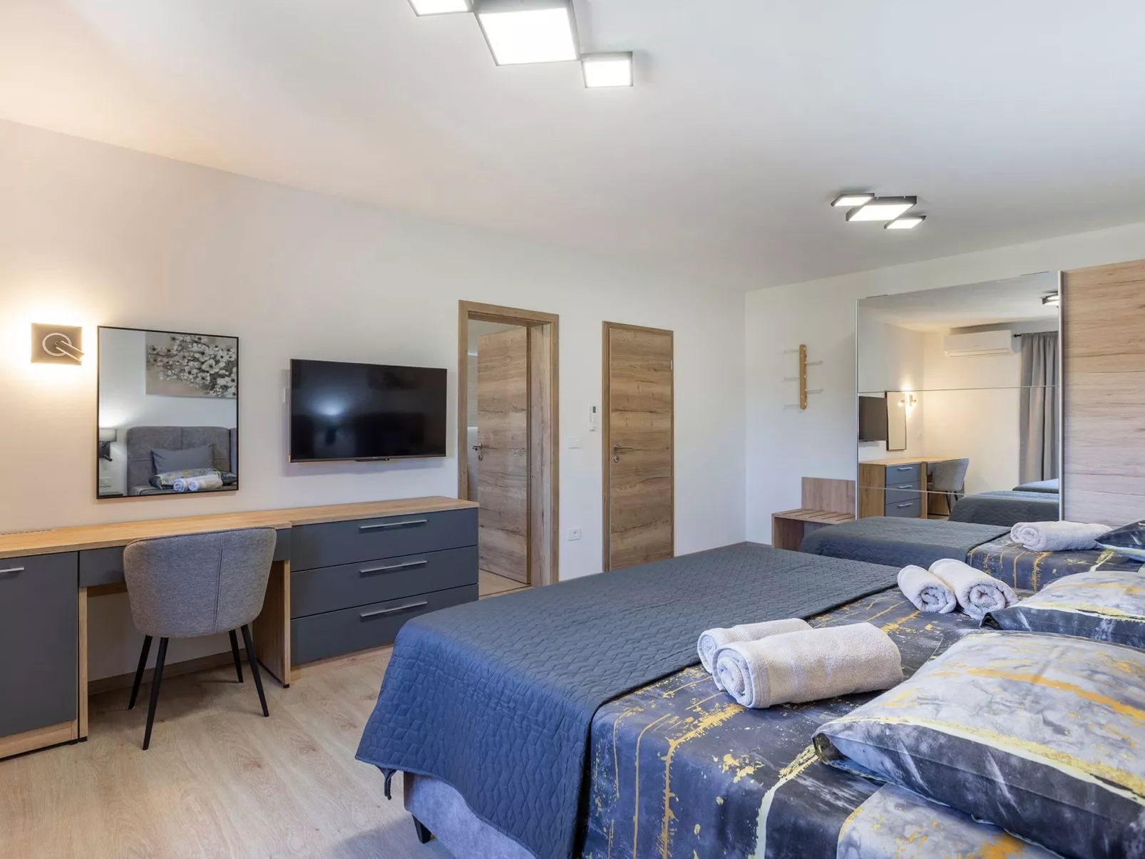 "Luxuriöse App. mit Pool"-Binnen