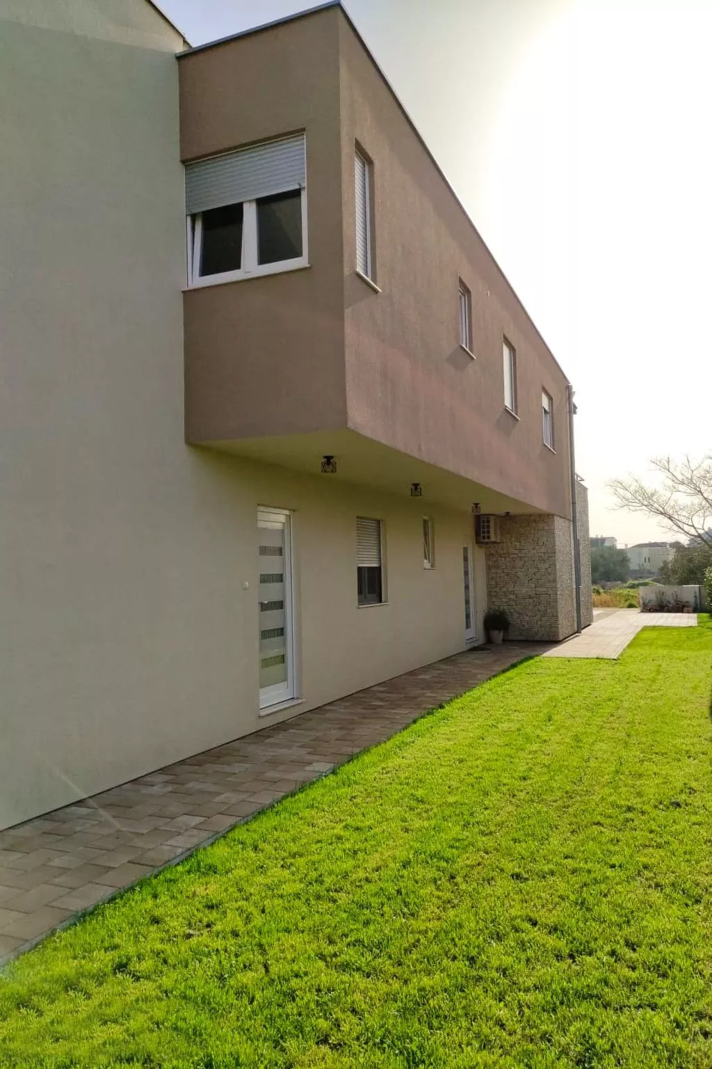 Große Wohnung in Bibinje mit Möblierter Terrasse-Buiten