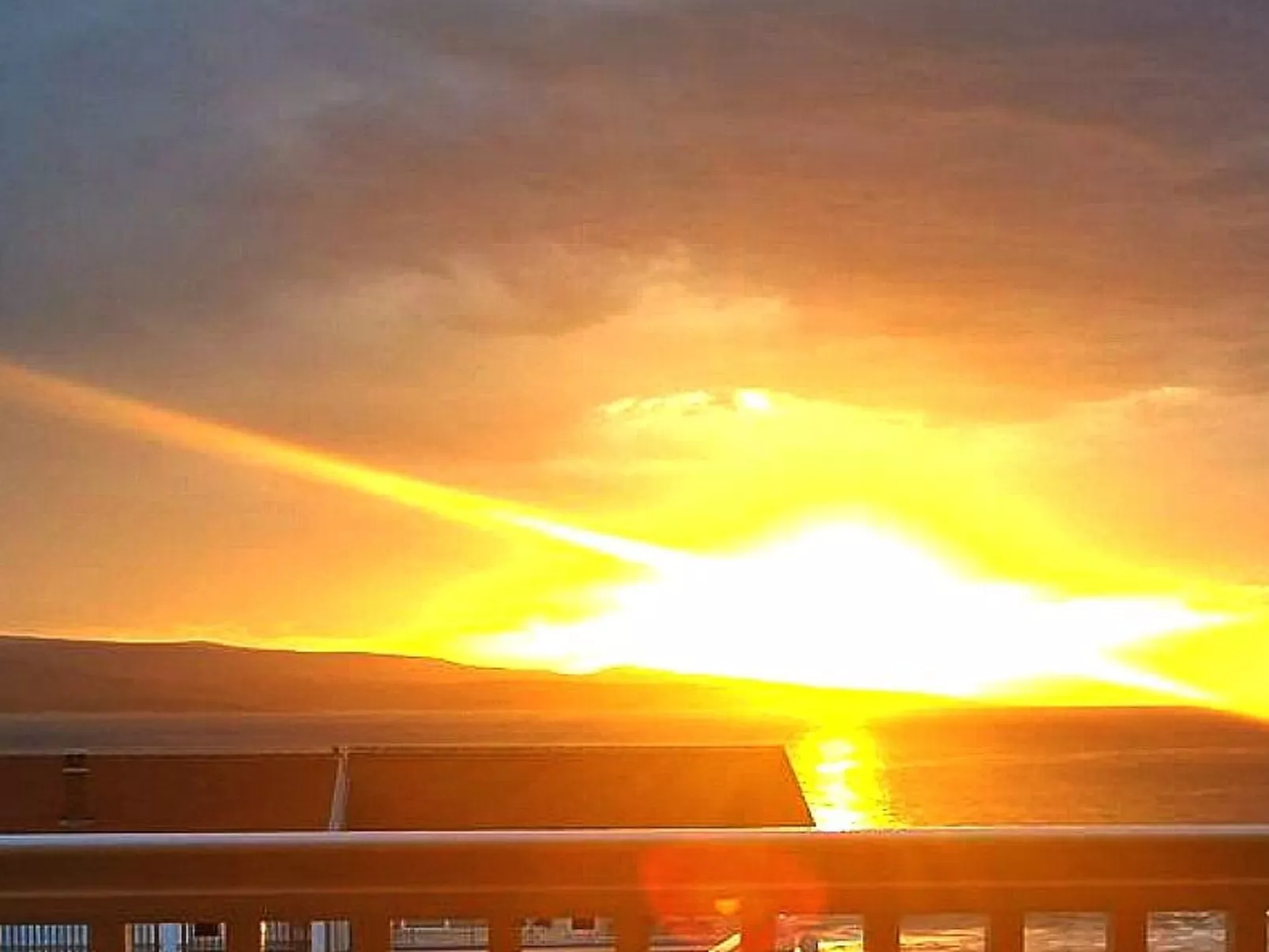 Mit Blick auf das Wasser-Binnen