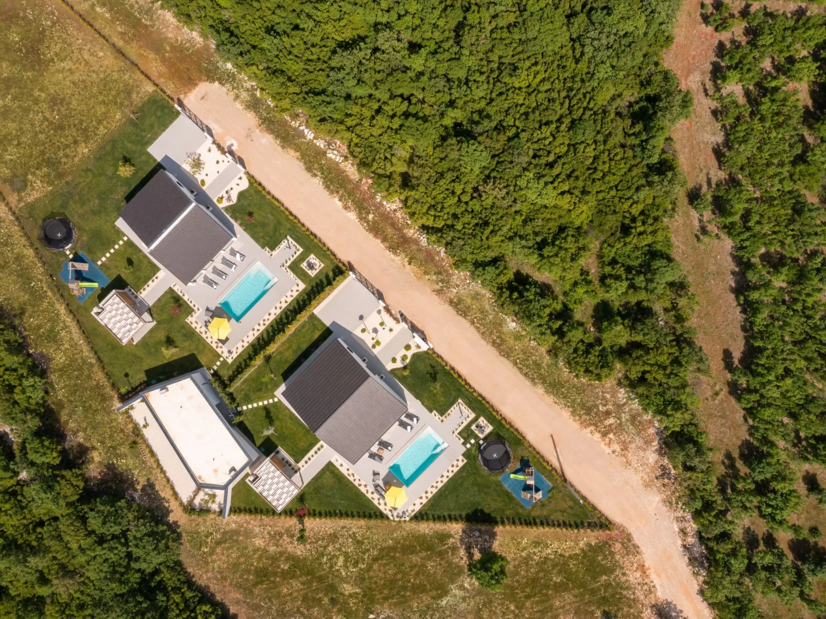 Villa Lu in Oklaj-Image-tags.info