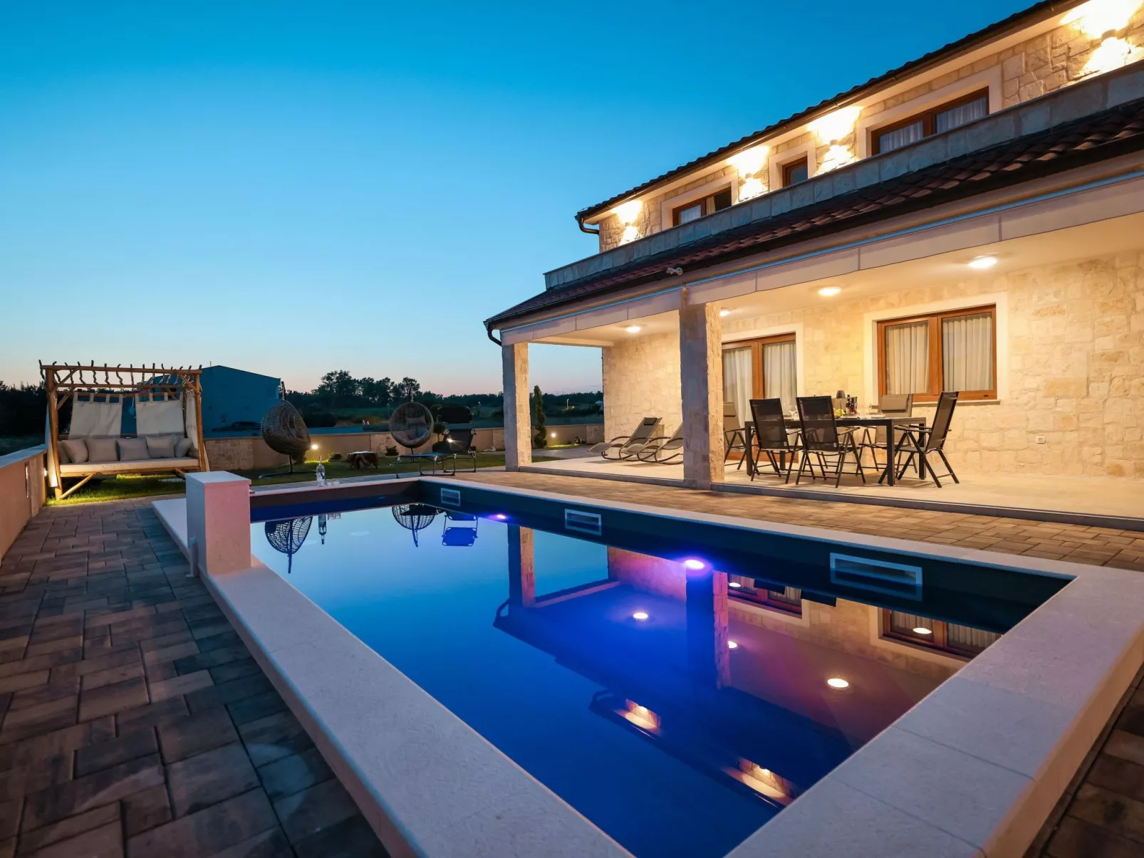 Villa mit beheiztem Pool in der Nähe des Meeres-TA Leut Agency-Buiten