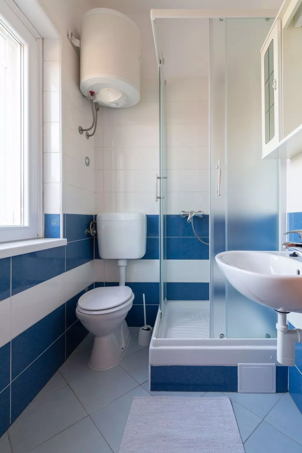 Mit Blick auf das Wasser-Binnen