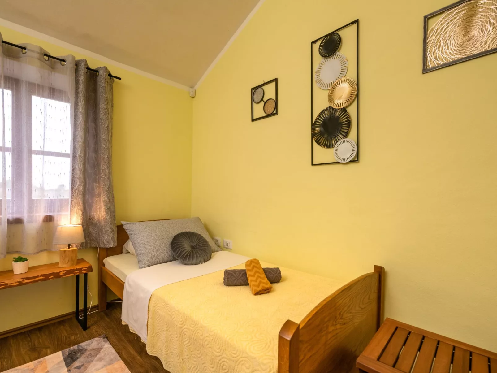 Villa mit privatem Pool und großem Garten-Binnen