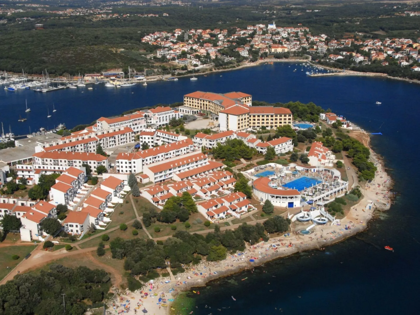 "Rose" mit Terrasse-Buiten